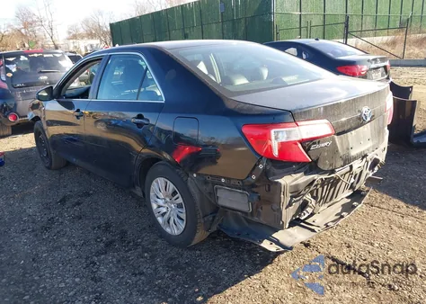 2014 Toyota Camry Hybrid Le z USA, uszkodzony, nr VIN 4T1BD1FKXEU117463